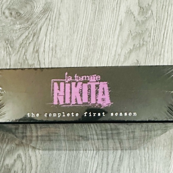 La Femme Nikita The Complete First Season DVD Boxed Set RARE NEW Sealed TV Show - Picture 4 of 4
